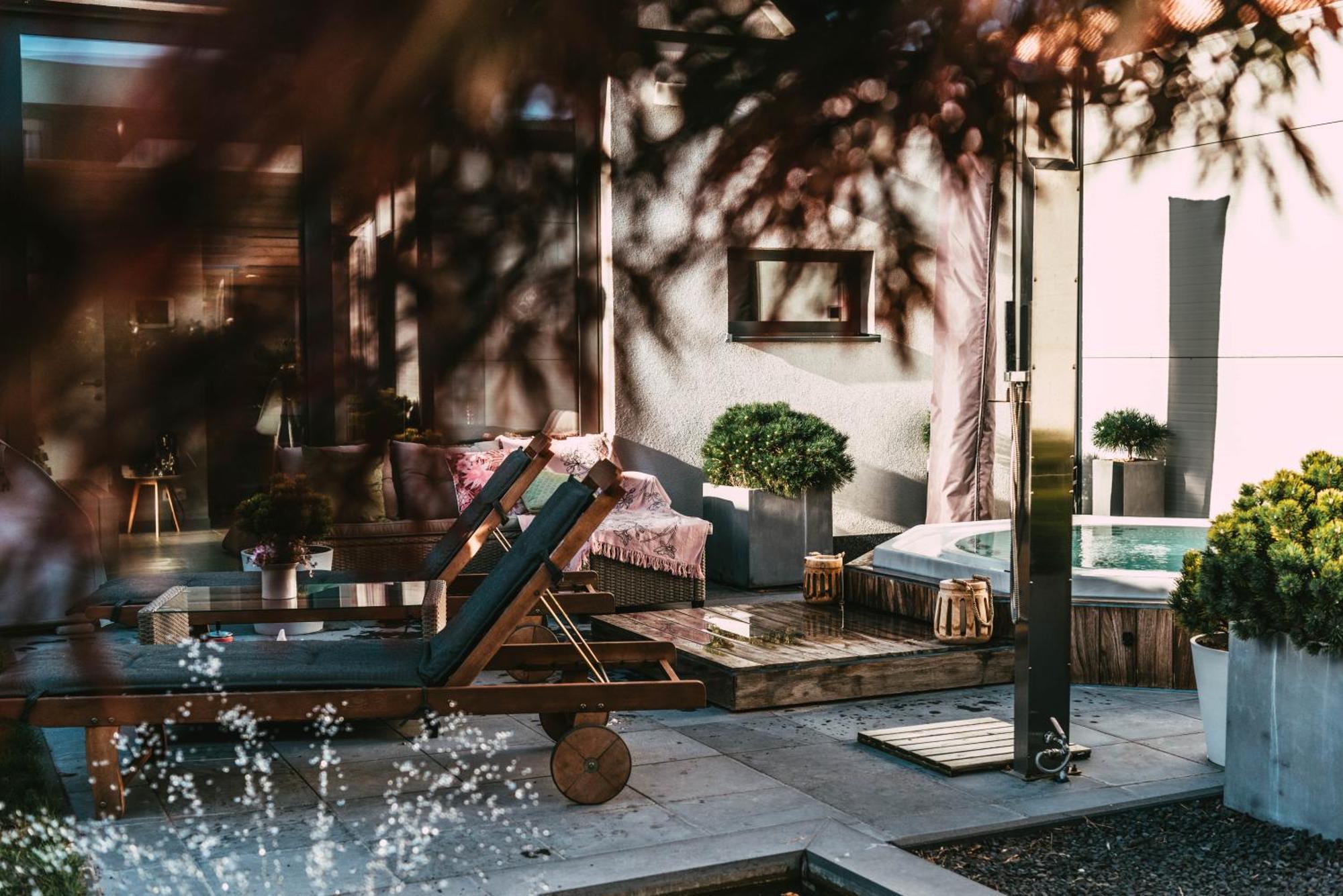 Villa Cecha B&B &Wellness ออสเทนด์ ภายนอก รูปภาพ