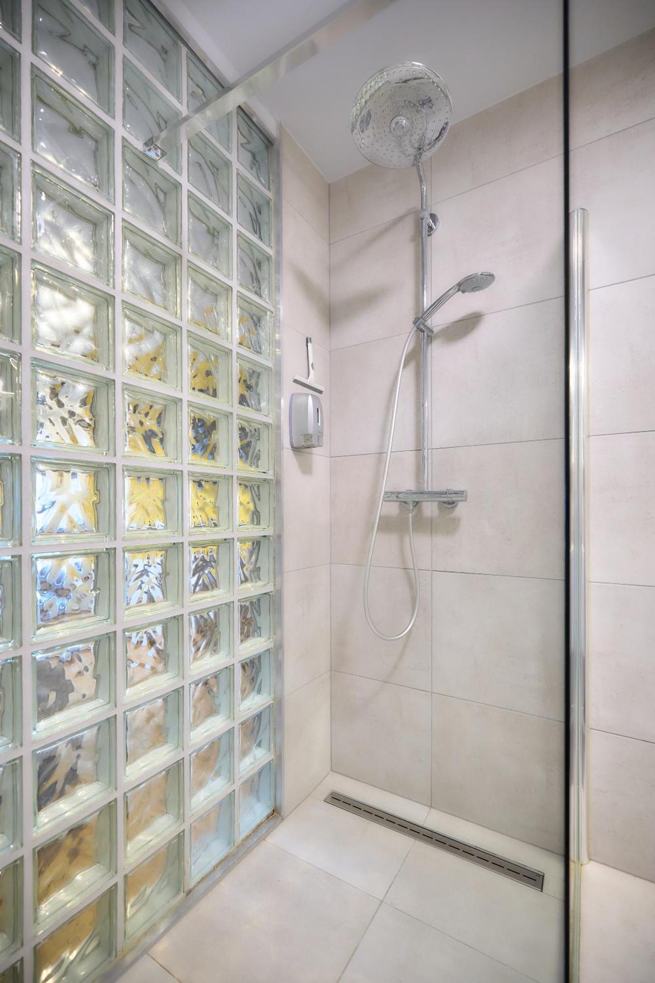Villa Cecha B&B &Wellness ออสเทนด์ ภายนอก รูปภาพ